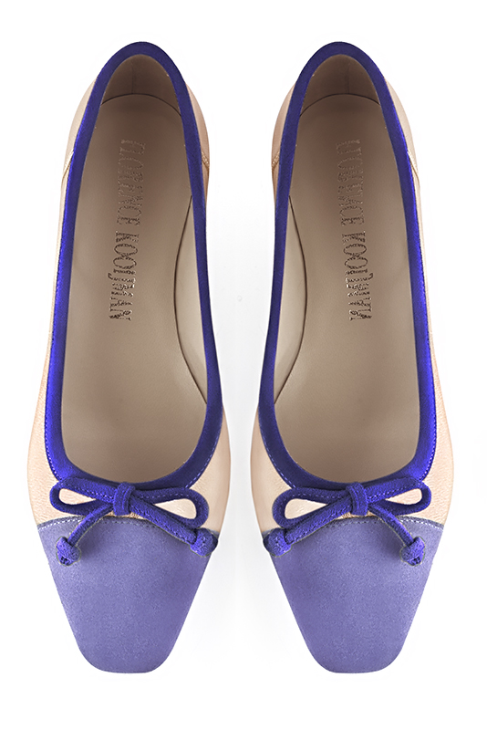 Lavender purple and gold women's ballet pumps, with low heels. Square toe. Flat flare heels. Top view - Florence KOOIJMAN